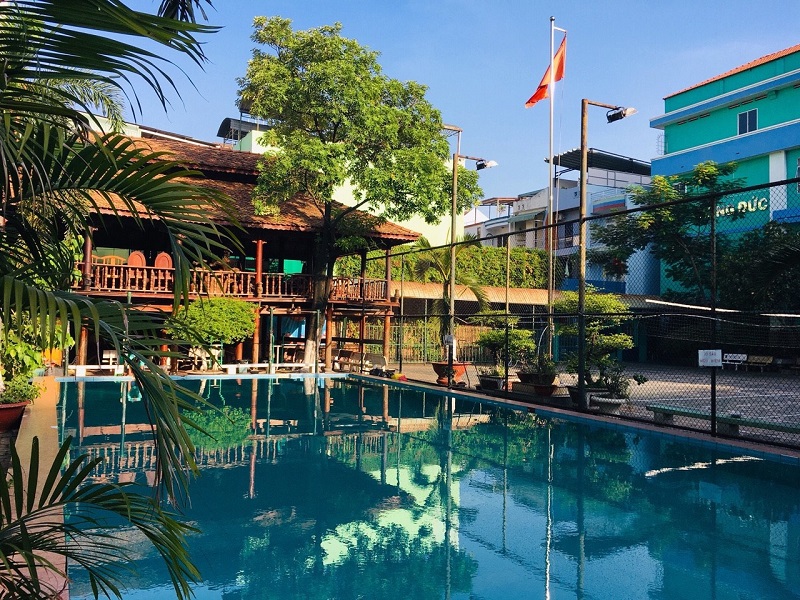 hoc-phi-truong-noi-tru-gia-tot